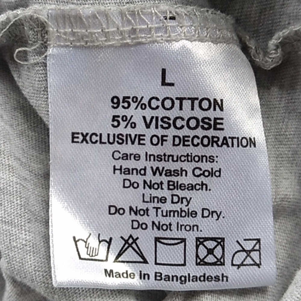 Cropped LOVE shirt large rainbow 🌈 - Picture 3 of 3